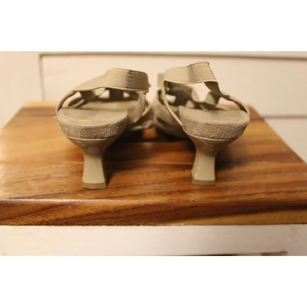 Women's Easy Street Size 8.5 Tan Kitten Heel Sandal Slingback Dressy - Picture 3 of 9